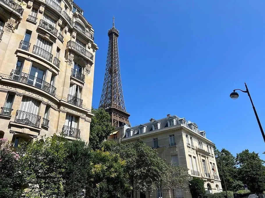 Tour Eiffel Two-Bathroom Two-Bedroom Loggia Spacious Quiet Brand-New Apartment Paryż 0*,  Francja