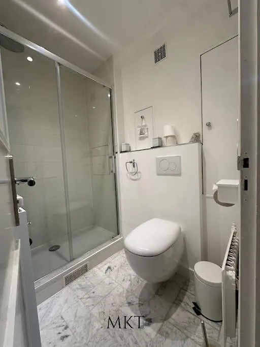 Tour Eiffel Two-Bathroom Two-Bedroom Loggia Spacious Quiet Brand-New Apartment Paryż