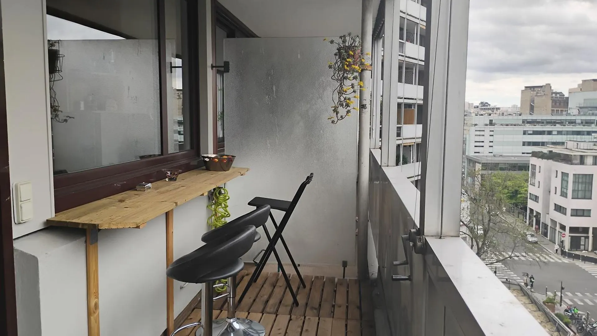 Tour Eiffel Two-Bathroom Two-Bedroom Loggia Spacious Quiet Brand-New Apartment Paryż Francja
