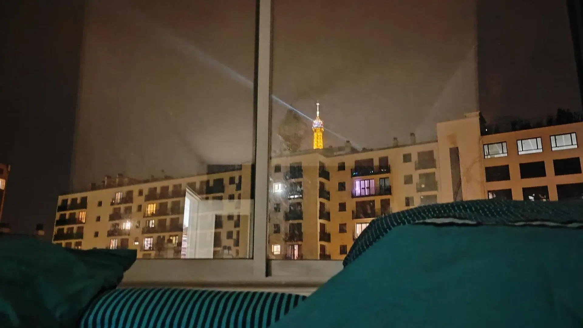 Tour Eiffel Two-Bathroom Two-Bedroom Loggia Spacious Quiet Brand-New Apartment Paryż